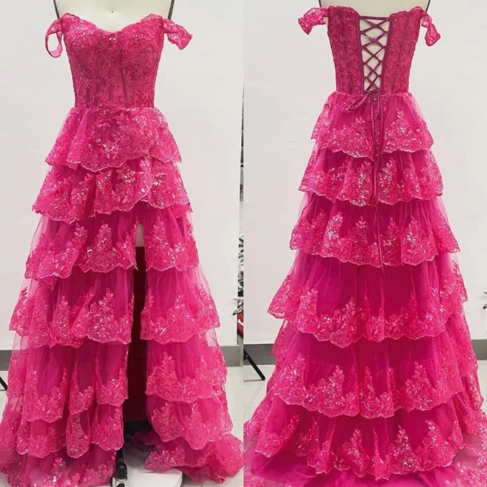 Brand New Beautiful Sweetheart Prom Dress for Teens!!